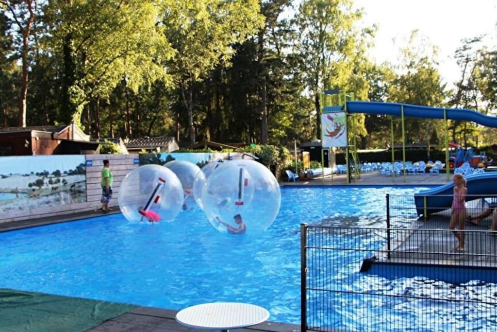 Te Huur: Leuke 4-Persoons Stacaravan Op Top Locatie! Hoenderloo Exterior photo
